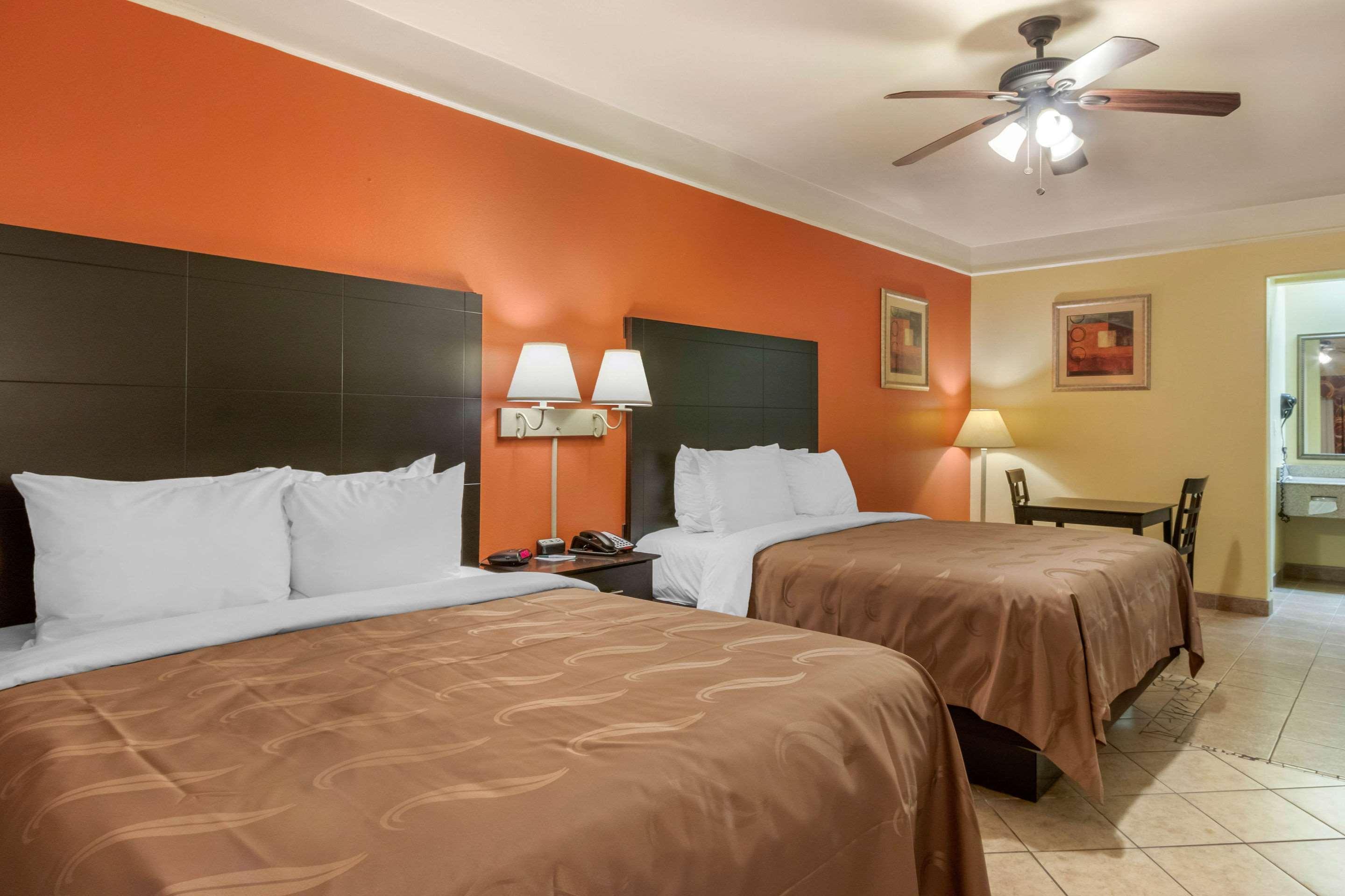 Quality Inn & Suites At The Outlets Mercedes-Weslaco Buitenkant foto